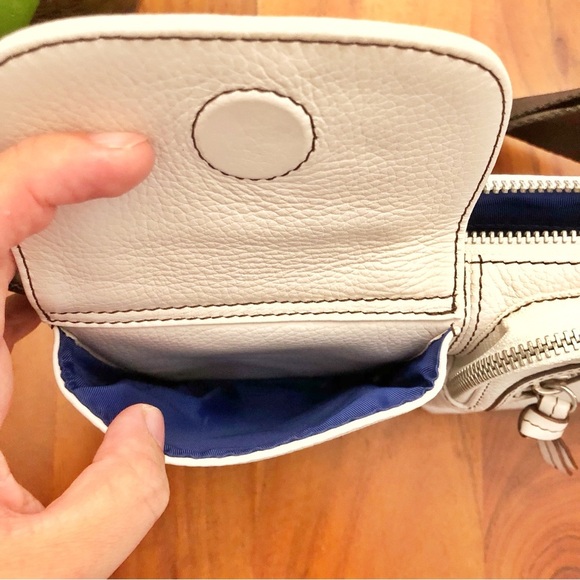 Danier Genuine leather Belt Bag White Fanny Pack Crossbody Hands-Free Travel bag - Picture 8 of 16